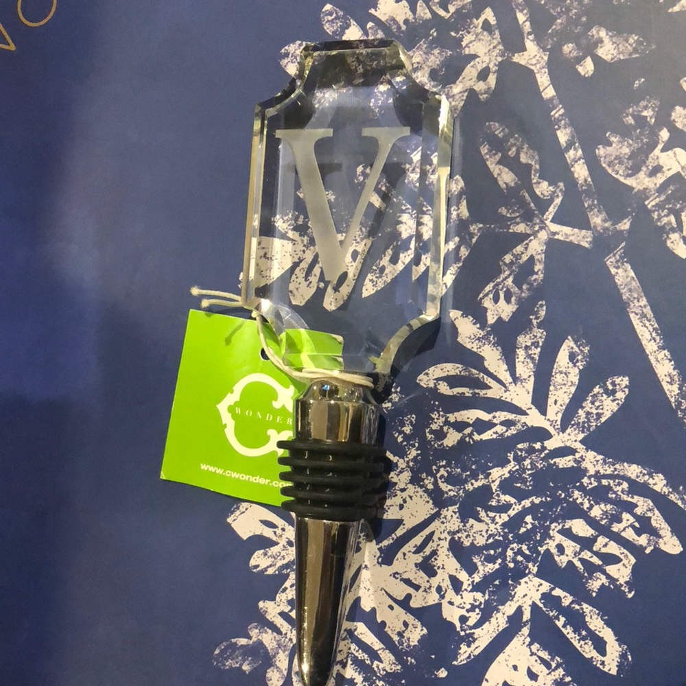 V CWonder crystal initial monogram wine stopper